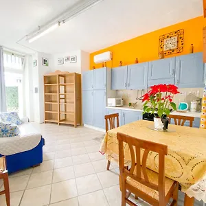 https://appartamento-giallo.in-sardinia.net